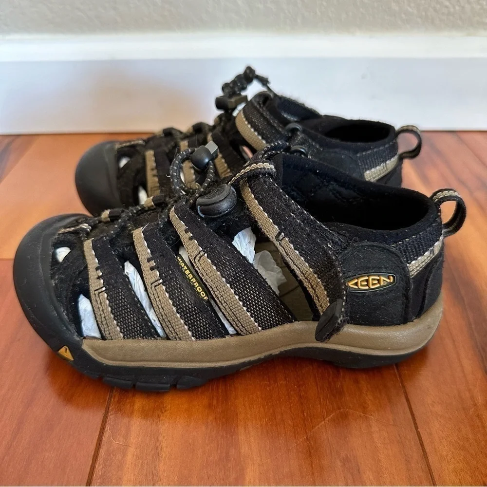 Keen Newport Waterproof Sandals Black Shoes Kid's Size 13